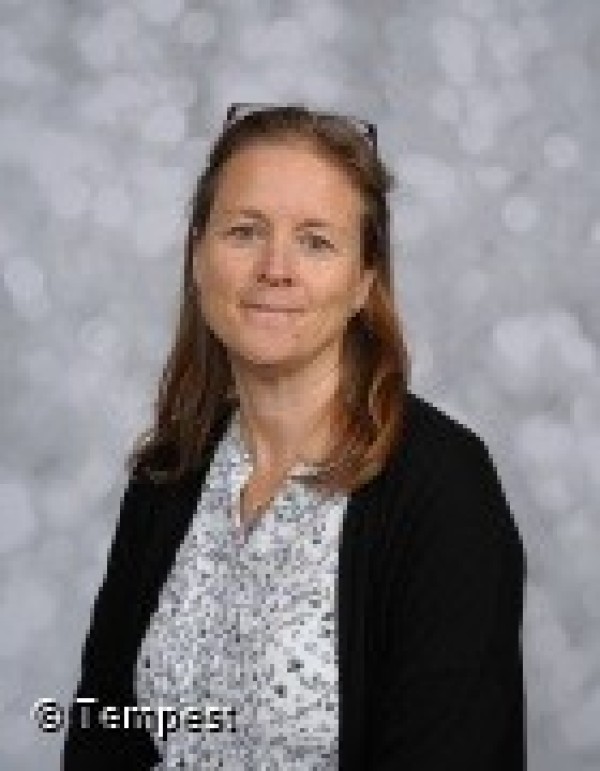 Mrs Larissa Nash Image